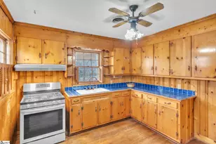 300 W Prentiss Ave, Greenville, SC 29605 - Photo 8