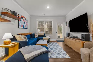 213 Reynard Trl, Greenville, SC 29609 - Photo 2