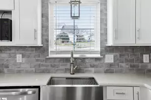 7 Lawrence Ward Ct, Fountain Inn, SC 29644 - Photo 10