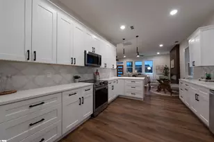 28 6th St, Greenville, SC 29611 - Photo 12