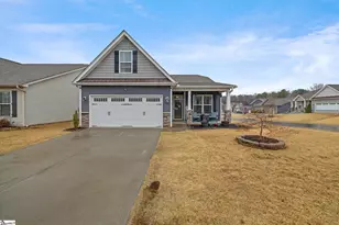 637 Ivywood Pl, Boiling Springs, SC 29316 - Photo 2