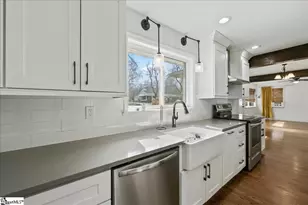 19 Berkley Ave, Greenville, SC 29606 - Photo 16