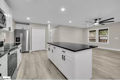 135 Commercial Circle, Westminster, SC 29693 - Photo 10