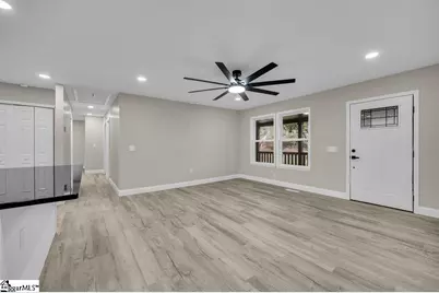 135 Commercial Circle, Westminster, SC 29693 - Photo 2