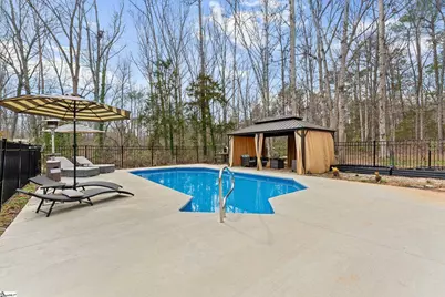 401 Clairmont Drive, Greenwood, SC 29649 - Photo 2
