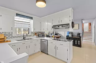 401 Clairmont Dr, Greenwood, SC 29649 - Photo 10