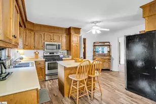 639 Sulphur Springs Rd, Greenville, SC 29617 - Photo 10