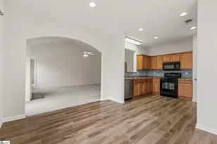 704 Center Rd, Taylors, SC 29687 - Photo 12