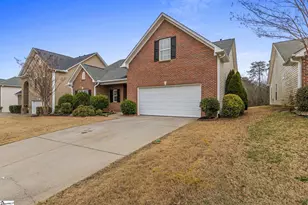 704 Center Rd, Taylors, SC 29687 - Photo 2