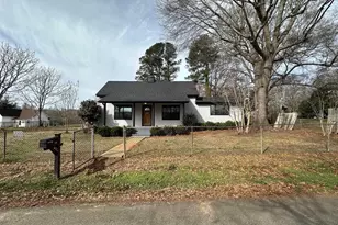 196 Orchard St, Cowpens, SC 29330 - Photo 2