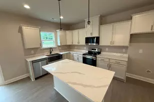 88 Wilson St, Greer, SC 29651 - Photo 6