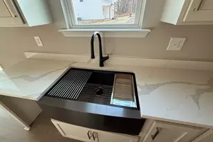 88 Wilson St, Greer, SC 29651 - Photo 6