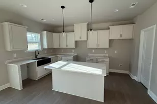 88 Wilson St, Greer, SC 29651 - Photo 4