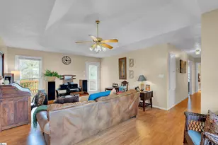 437 Cresthaven Dr, Boiling Springs, SC 29316 - Photo 6