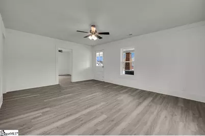 136 Lee Street, Laurens, SC 29360 - Photo 2