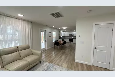 214 Wadsworth Road, Spartanburg, SC 29301 - Photo 8