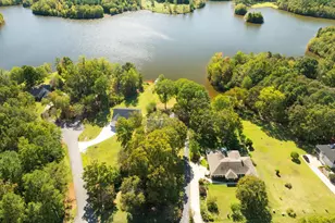 408 W Peninsula Dr, Laurens, SC 29360 - Photo 2