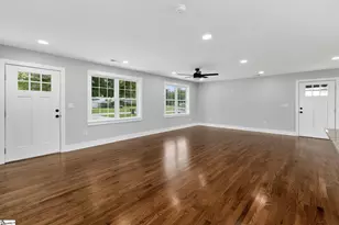 203 Montgomery St, Laurens, SC 29360 - Photo 8