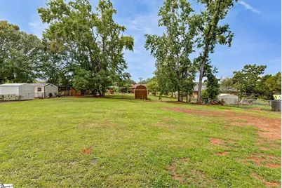 203 Montgomery Street, Laurens, SC 29360 - Photo 30