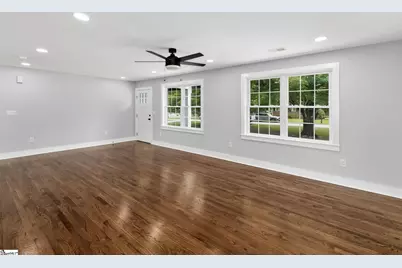 203 Montgomery Street, Laurens, SC 29360 - Photo 10