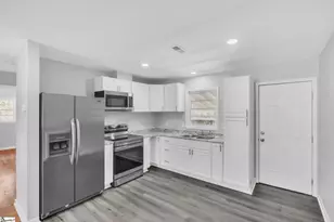 207-B James St, Spartanburg, SC 29301 - Photo 8