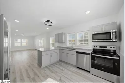 208B Collins Avenue, Spartanburg, SC 29306 - Photo 8