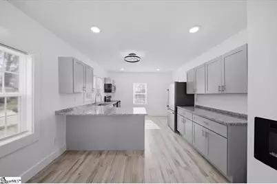 208B Collins Avenue, Spartanburg, SC 29306 - Photo 12