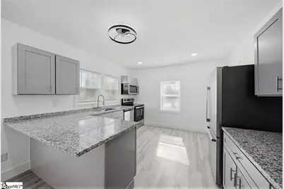 208B Collins Avenue, Spartanburg, SC 29306 - Photo 10