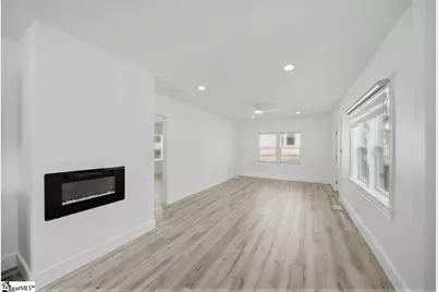 208B Collins Avenue, Spartanburg, SC 29306 - Photo 4