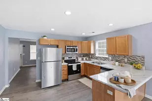 213 Kingscreek Dr, Greer, SC 29650 - Photo 8