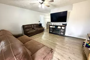 402 Calhoun St, Laurens, SC 29360 - Photo 2