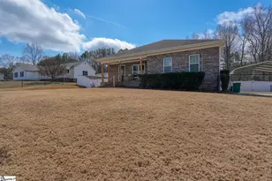 611 Pearson Town Rd, Moore, SC 29369 - Photo 2