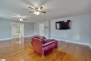 611 Pearson Town Rd, Moore, SC 29369 - Photo 6