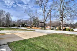 315 Ivydale Dr, Greenville, SC 29609 - Photo 2