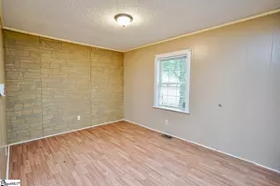 196 Mc Arthur St, Spartanburg, SC 29302 - Photo 10