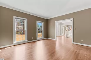 213 E Woodglen Rd, Spartanburg, SC 29301 - Photo 4