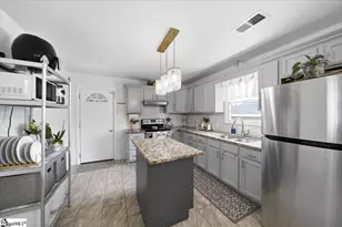 22 Ray St, Greenville, SC 29611 - Photo 8