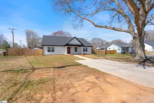 210 Sulphur Springs Dr, Greenville, SC 29617 - Photo 4