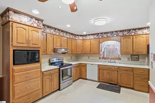 16 Fort Prince Ct, Wellford, SC 29385 - Photo 8