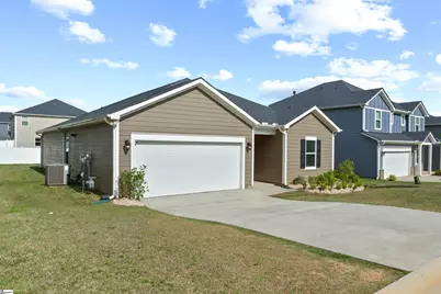 117 Hazelcroft Drive, Fountain Inn, SC 29644 - Photo 2