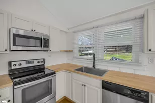 605 S Mountain View Rd, Greer, SC 29651 - Photo 4