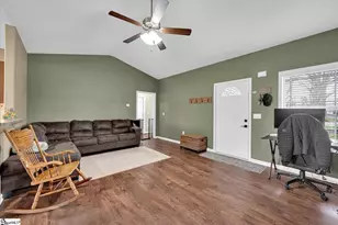 112 W 3rd Ave, Easley, SC 29640 - Photo 4