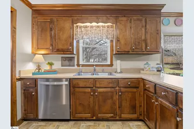 828 Shoresbrook Drive, Spartanburg, SC 29301 - Photo 16