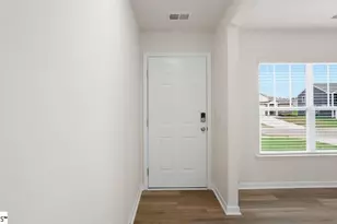137 Cades Cv Dr, Greenwood, SC 29646 - Photo 6