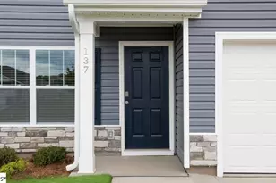 137 Cades Cv Dr, Greenwood, SC 29646 - Photo 4