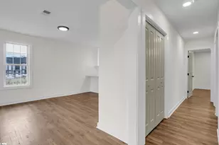 13 Hawthorne Ln, Greenville, SC 29605 - Photo 18