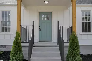 13 Hawthorne Ln, Greenville, SC 29605 - Photo 2