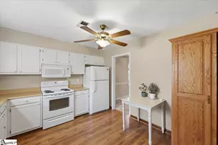 1001 Wenwood Cir, Greenville, SC 29607 - Photo 10