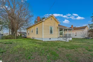 38 N Greenwood Ave, Ware Shoals, SC 29692 - Photo 2