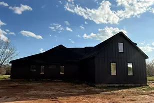 992 Bumblebee Ln, Wellford, SC 29385 - Photo 2